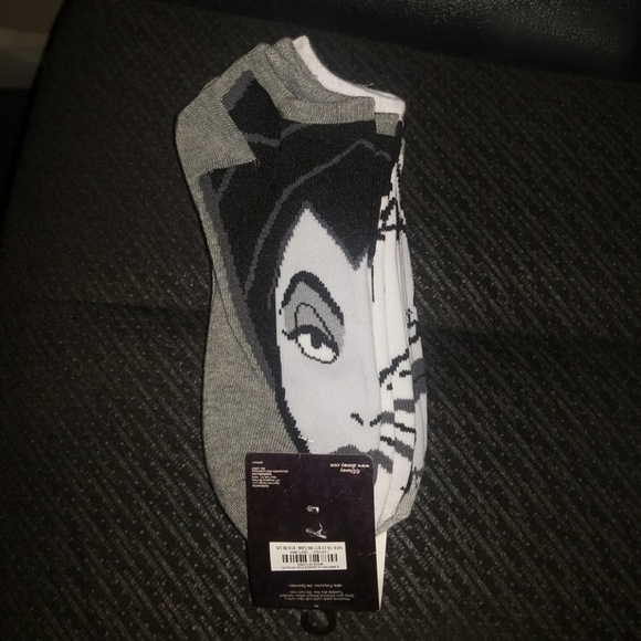 TORRID DISNEY VILLAINS NO SHOW SOCKS SHOE SZ 10-13 - Picture 3 of 4